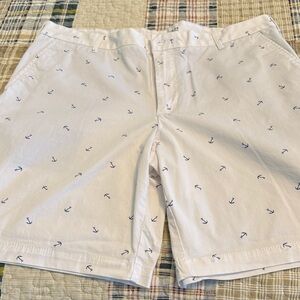 Izod White Shorts with Navy Anchor Print

Like New!!